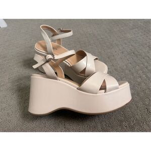 Soda TECNO Women Square Toe platform Adjustable Sandal 7.5 Bone tan